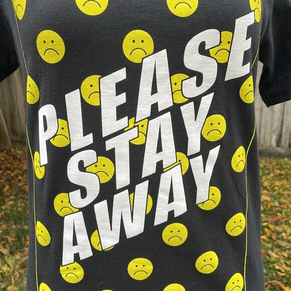 Rue21 Black and Yellow Graphic Tee - Picture 2 of 8